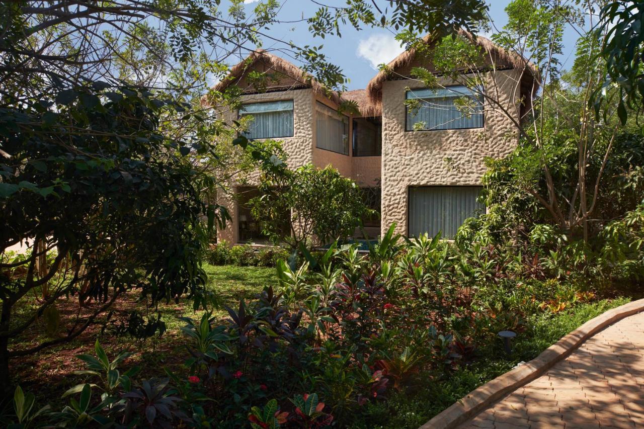 Larisa Resort Ashwem Mandrem Esterno foto