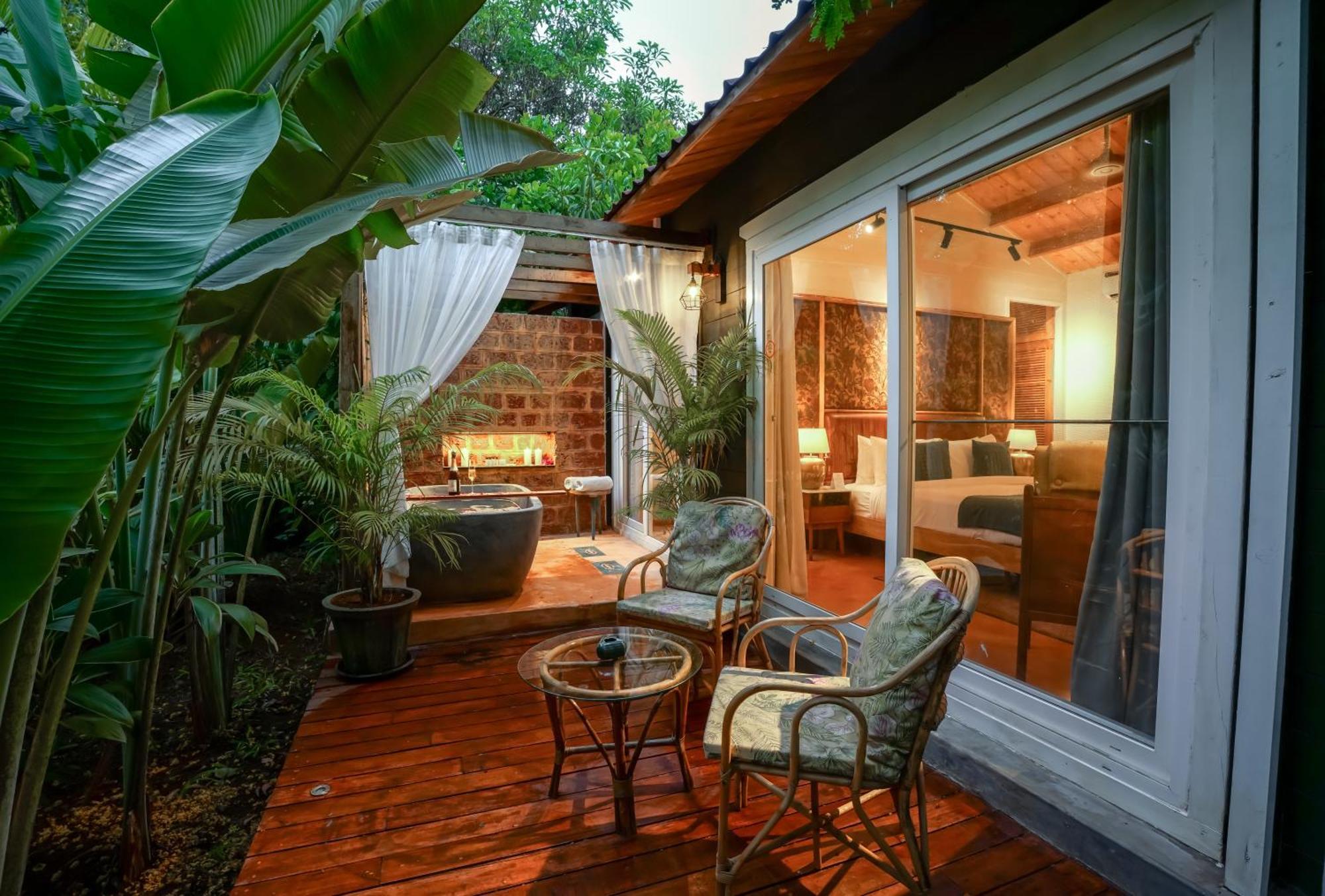 Larisa Resort Ashwem Mandrem Esterno foto